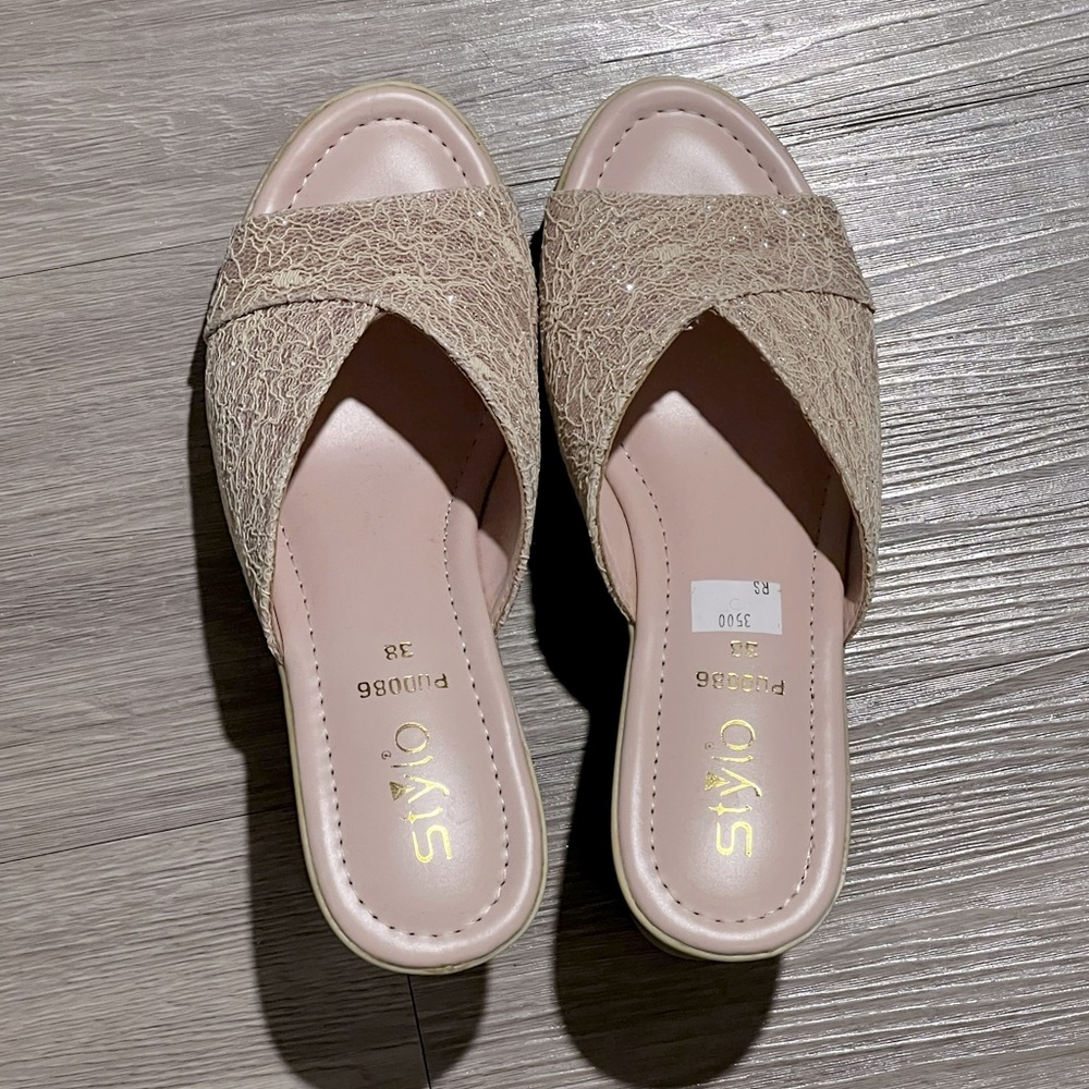 Pretty sandals pink and gold